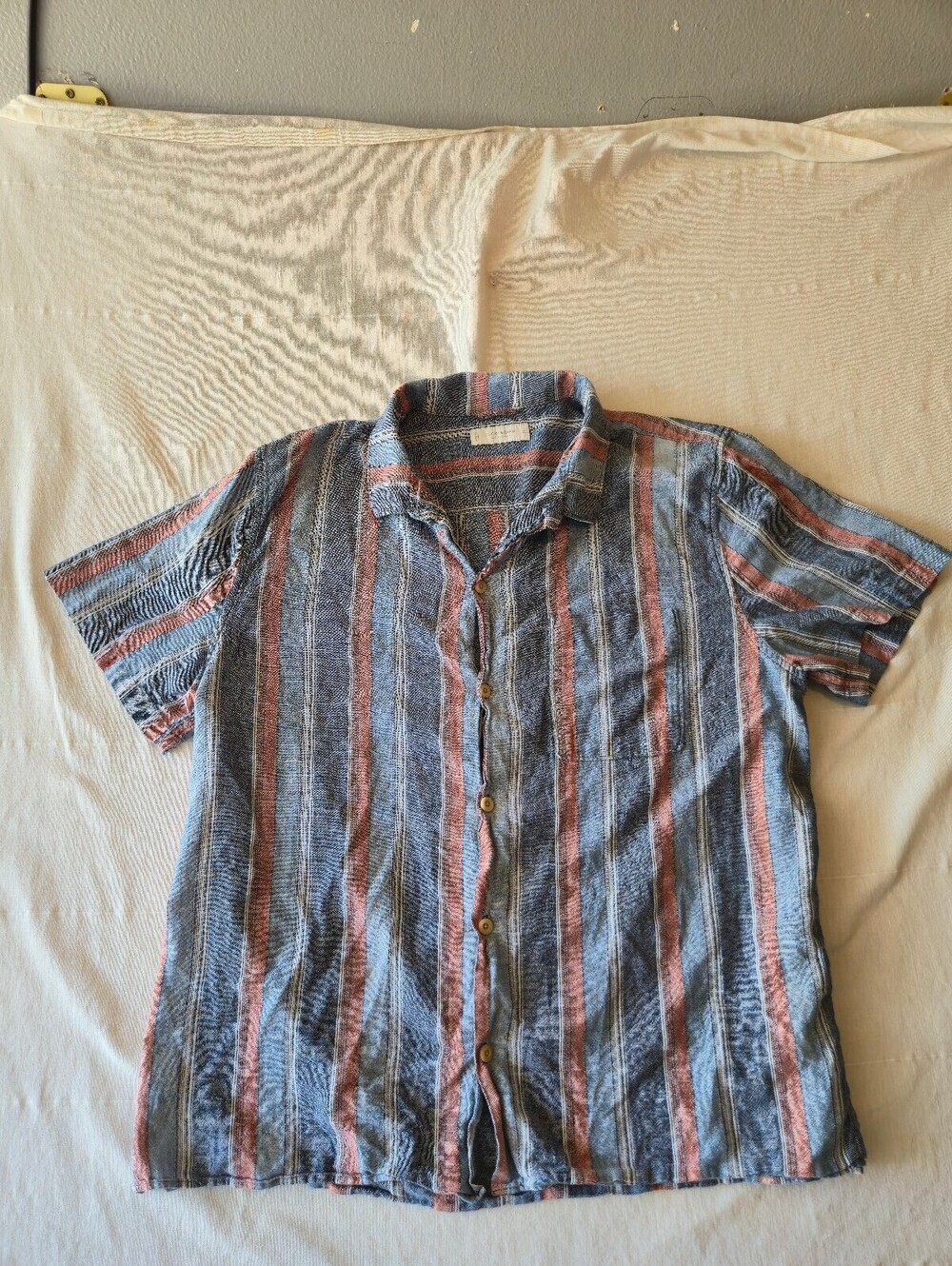 Lucky Brand XL Men's Short Sleeve Button-Up Shirt Blue and Red Stripes